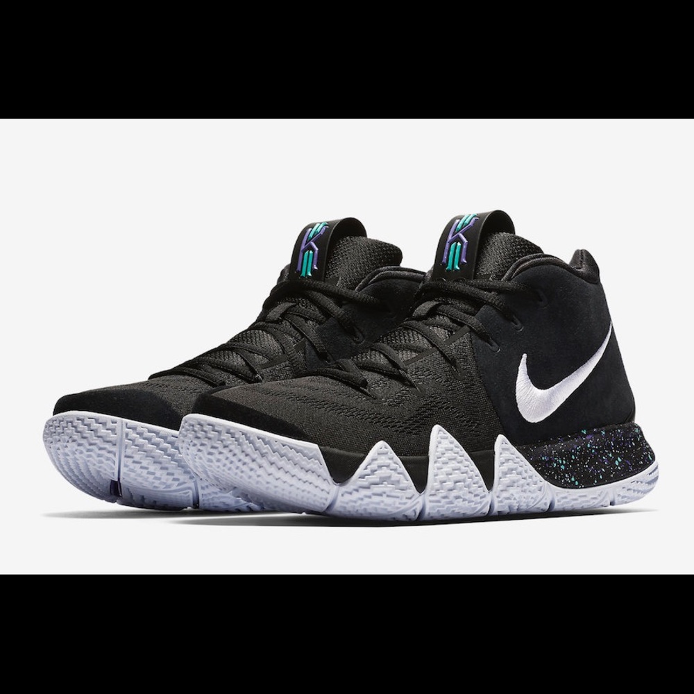 Kyrie 4’s Sz 12